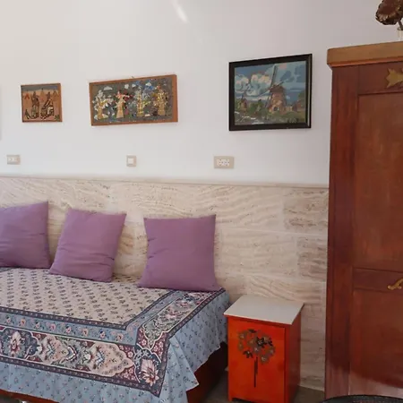 Athinas Art House *